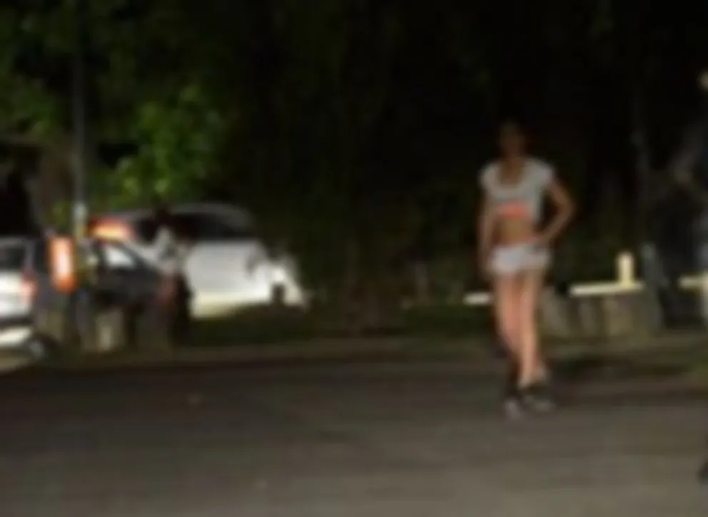 Fue seducido por una mujer trans y le terminó robando todo