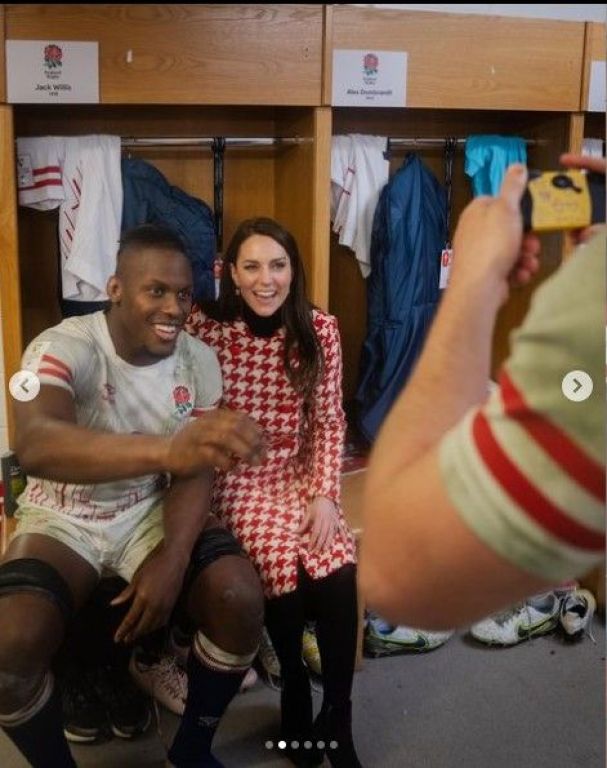 Kate Middleton y los jugadores de rugby.