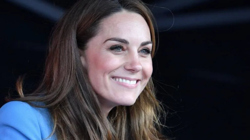 Kate Middleton impacta con su elegancia y glamour con un abrigo que había usado en 2018