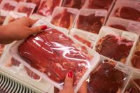 El miércoles empieza a regir el reintegro en compras de carne con tarjetas de débito     