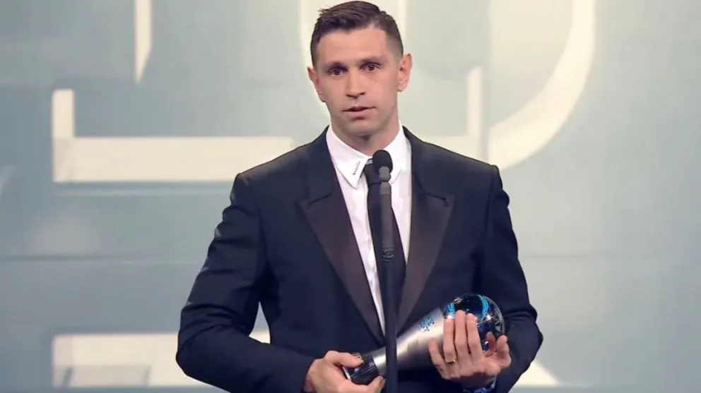 ¡Sos historia, Dibu!: Emiliano Martínez gana premio The Best al Mejor Arquero del mundo