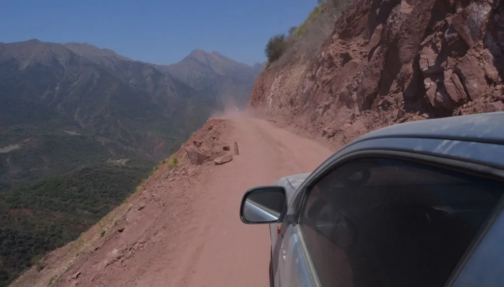Dos turistas y un guía cayeron al vacío y murieron en Jujuy     