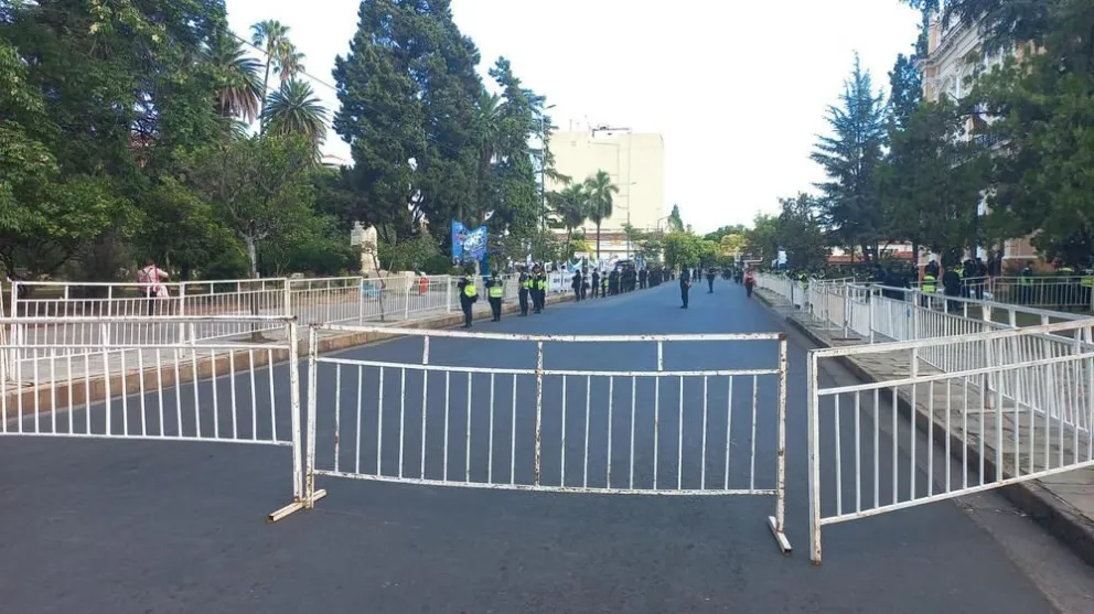 Salta sitiada: estos son los cortes y desvíos de SAETA por Sesiones y manifestaciones  