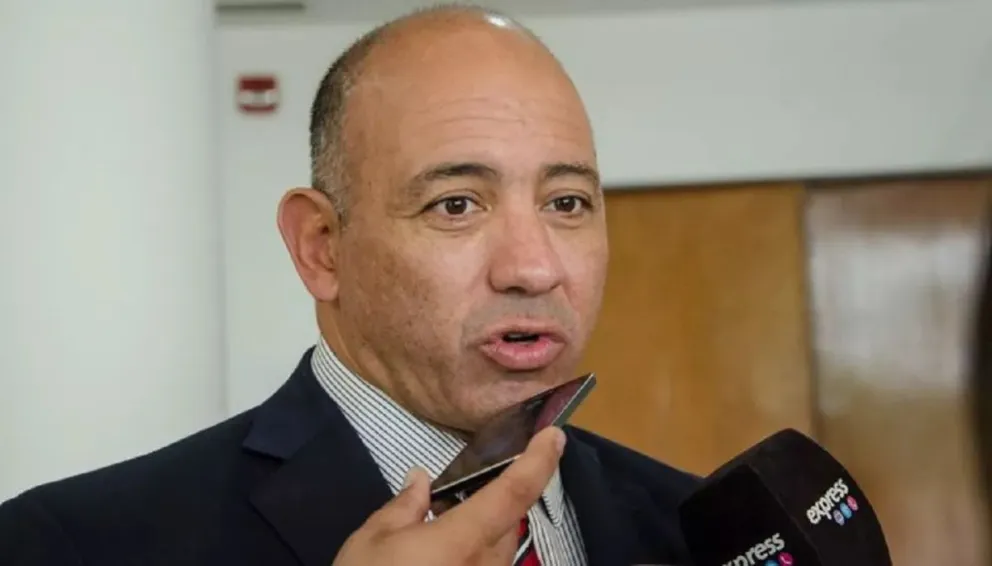 Dib Ashur anunció que descontarán los días de paro a los docentes