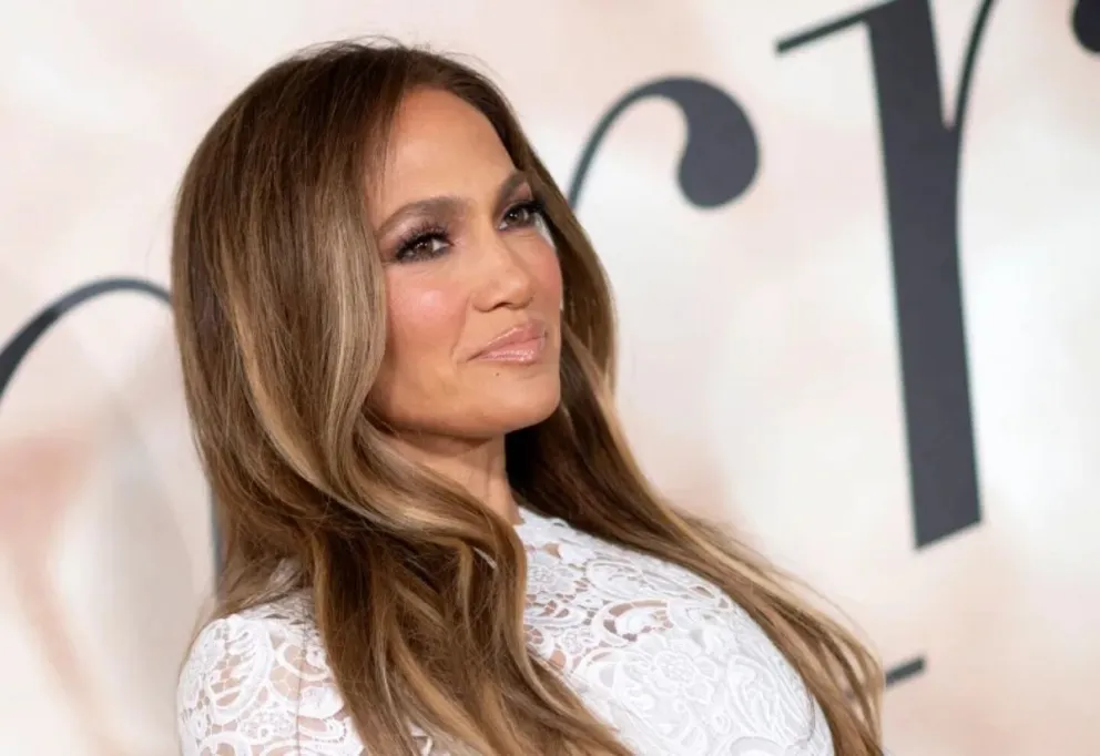 Completamente obsesionada: esta es la cantante que le copia el estilo a Jennifer López