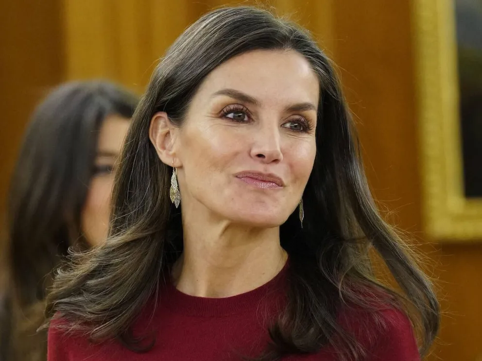 Todos sin aliento: conocé el vestido con el que la reina Letizia reconquista a Felipe VI y desata furor
