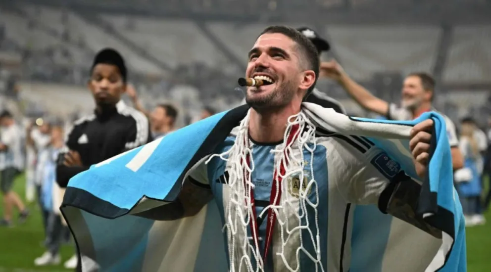 La despiadada crítica de Mario Kempes hacia Rodrigo De Paul: lo disfruta Camila Homs