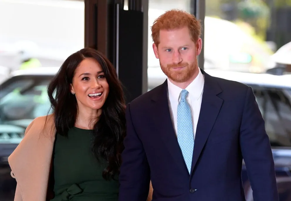 Harry y Meghan le suplican a Carlos III: el oscuro motivo por el que no pueden abandonar su residencia 