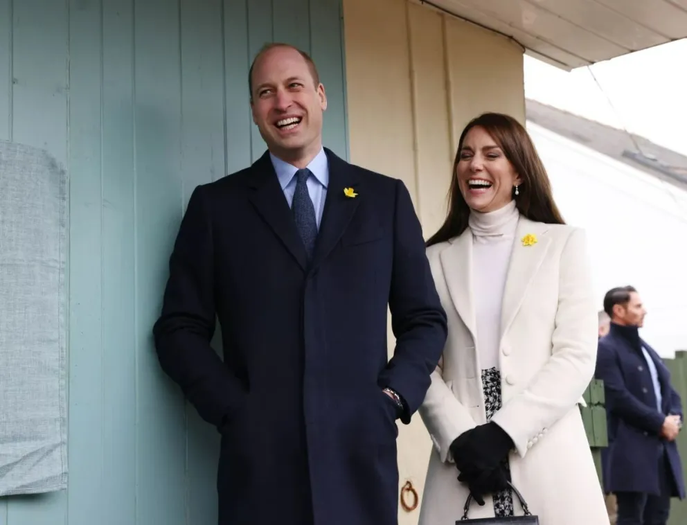 Las apariencias engañan: Kate Middleton y el príncipe Guillermo de nuevo juntos en una visita oficial