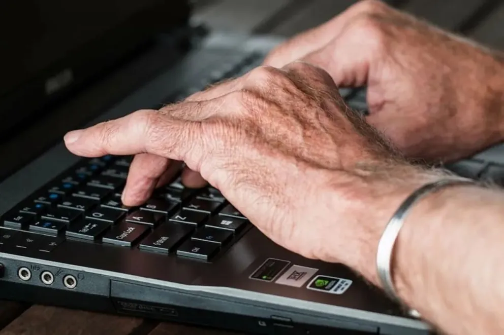 Jubilados, AUH y AUE ANSES: los titulares podrán acceder a internet gratis con solo seguir estos tres pasos