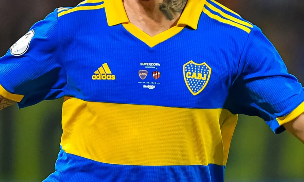 Un extraño diseño: se filtraron fotos de la nueva camiseta de Boca y los hinchas enloquecieron