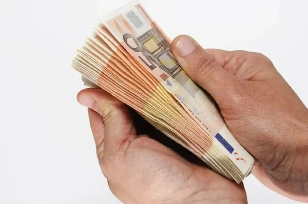 Con la suerte a su favor: un hombre encontró ticket de quiniela y se volvió millonario con más de 60.000 euros