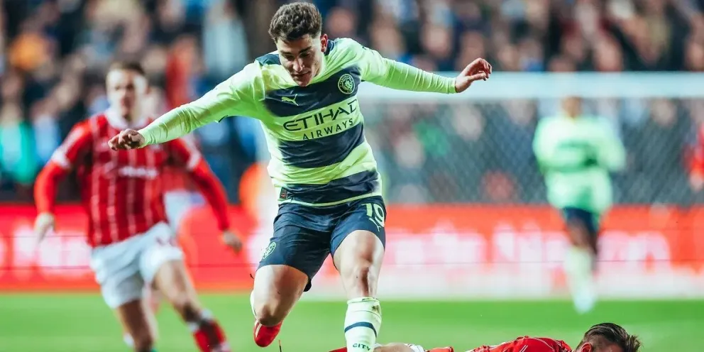 La inentendible actitud de Pep Guardiola con Julián Álvarez en el Manchester City que nadie esperaba