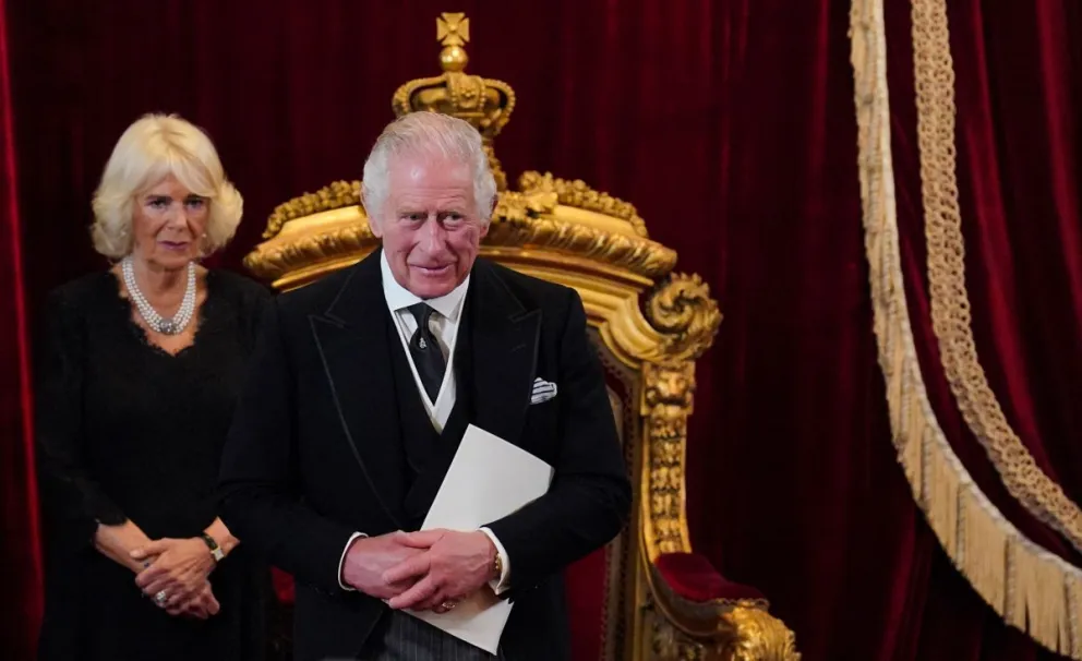 Histórico: el video que muestra cómo fue coronado el rey Carlos III en la Abadía de Westminster