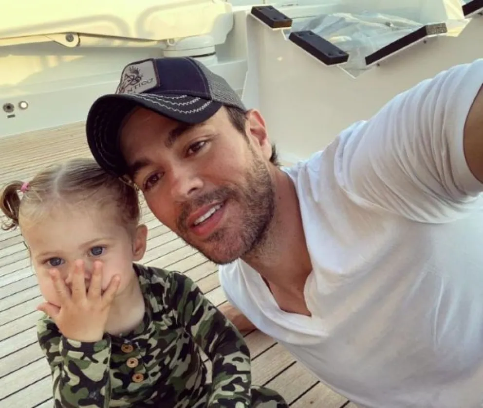 Enrique Iglesias compra lujoso regalo a sus hijos y las redes sociales explotan