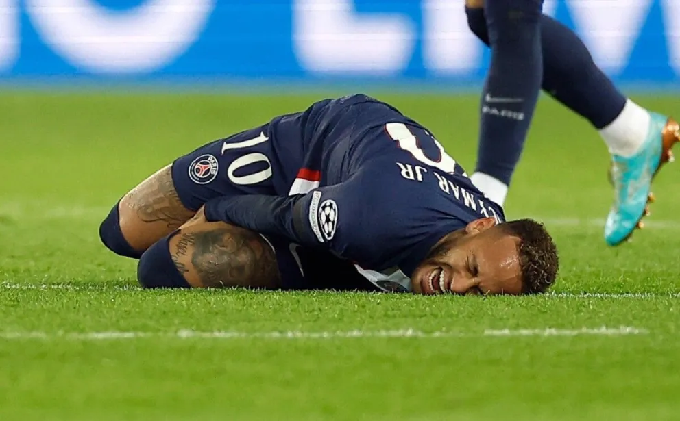 Dedicado a Messi y Mbappé: el contundente mensaje de Neymar luego de su lesión