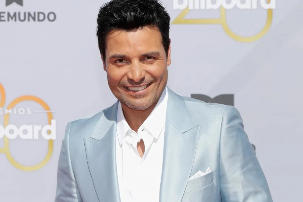Una sensación: Chayanne enloquece a sus fans con atrevidos pasos en nuevo video que revela su último hit