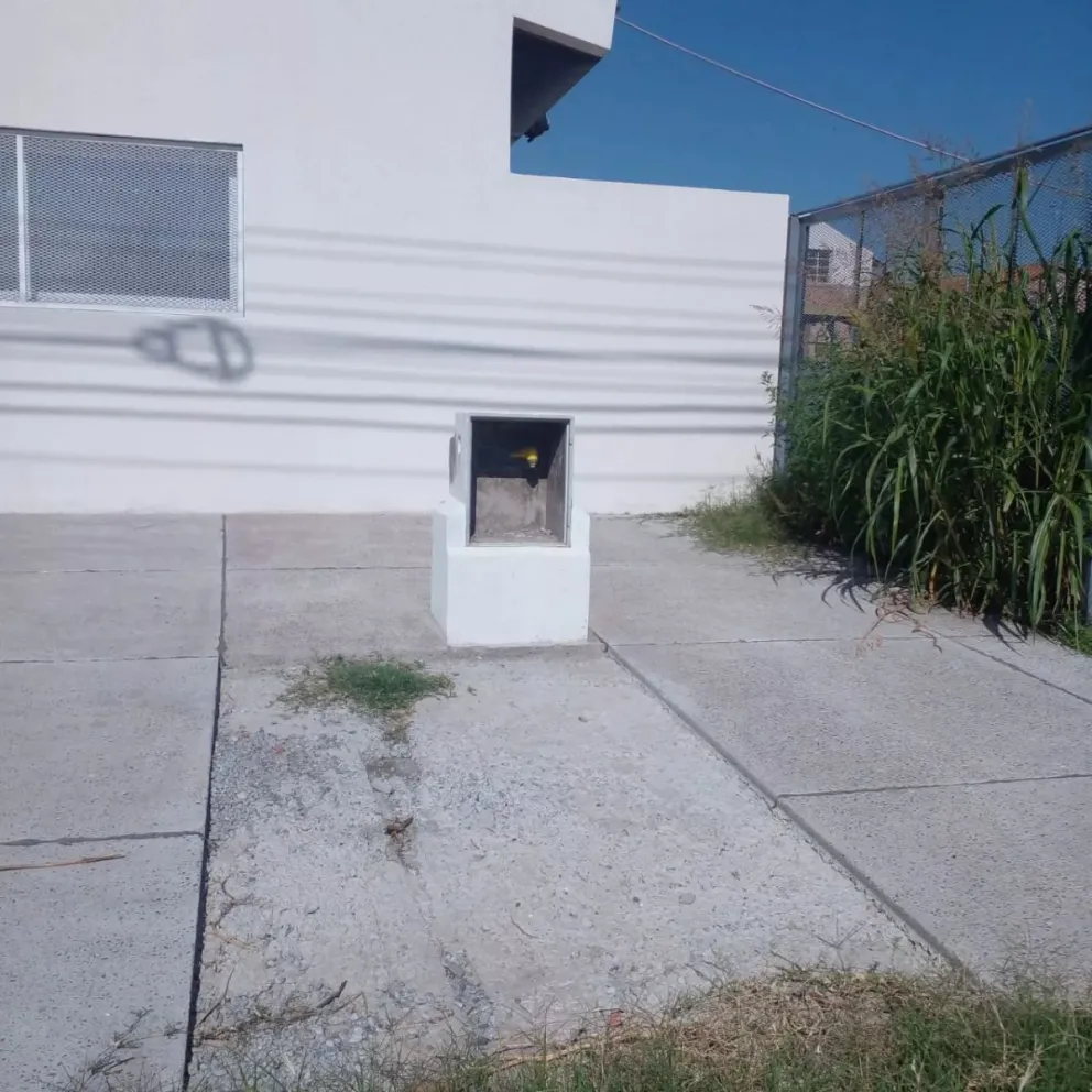 En estado de abandono: Escuela del barrio San Remo, no cuenta con agua, gas, ni luz