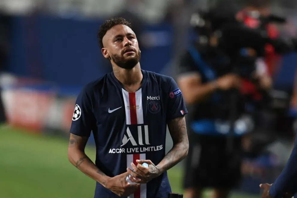 Tras los rumores de infidelidad, Neymar genera un nuevo escándalo y recibe una multa en su casa