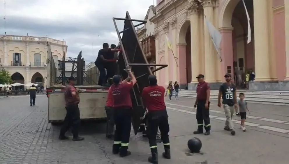 Llovieron las criticas tras el vallado a la Catedral por el 8M