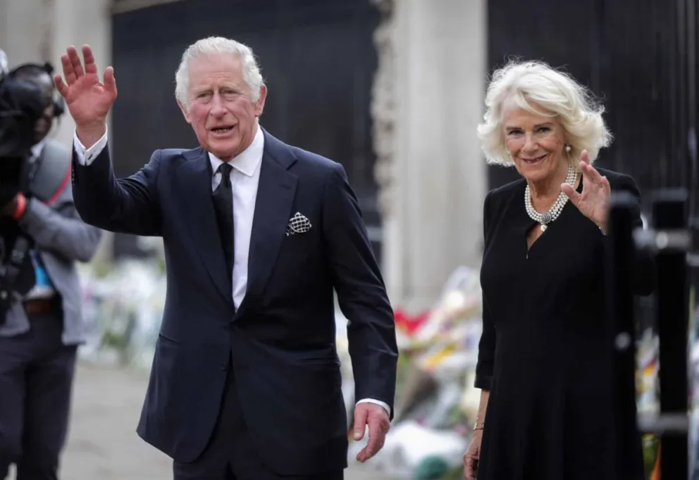 Las agresiones no paran: el nuevo ataque que sufrieron el rey Carlos III y Camilla Parker