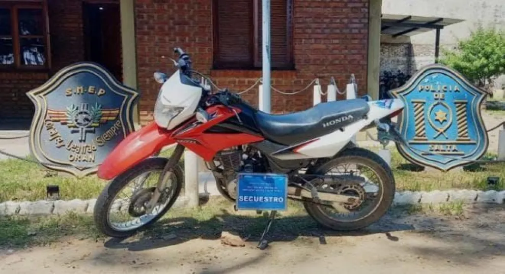 Orán: efectivos policiales secuestraron alrededor de cuatro motos robadas, hay dos detenidos