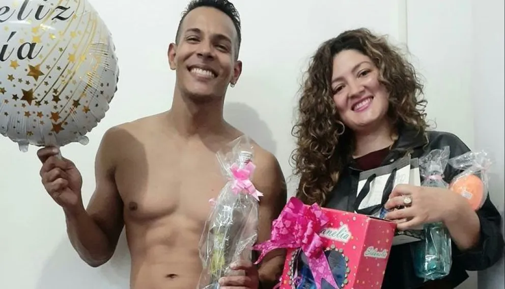 En el 8M Griselda Galleguillos sortea show para adultos y defiende su actividad