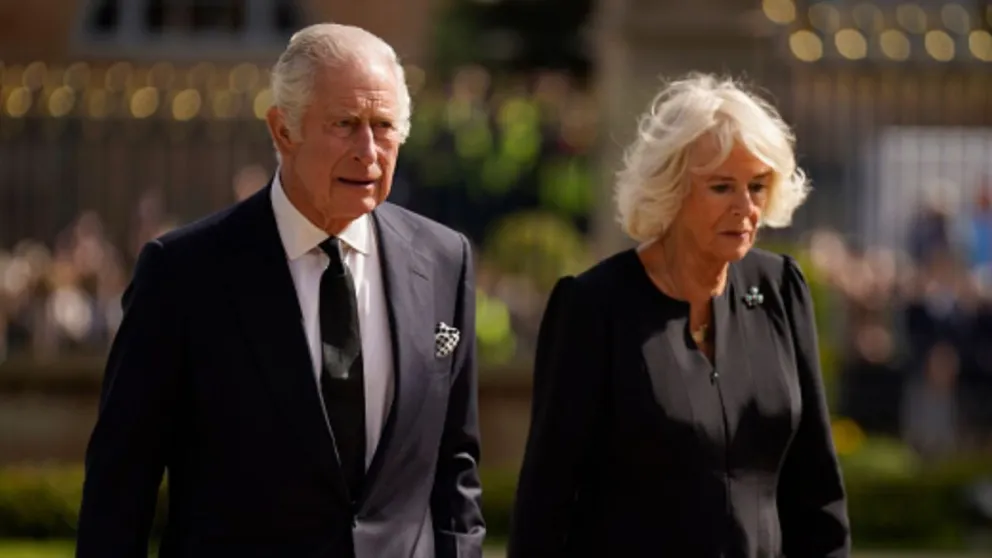El rey Carlos III y Camila Parker no pueden ocultar su preocupación y malestar por esta dolorosa situación