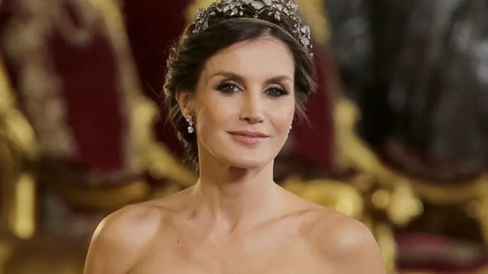 Impecable estilo: la reina Letizia deslumbra en traje verde para resaltar la importancia de la salud mental 
