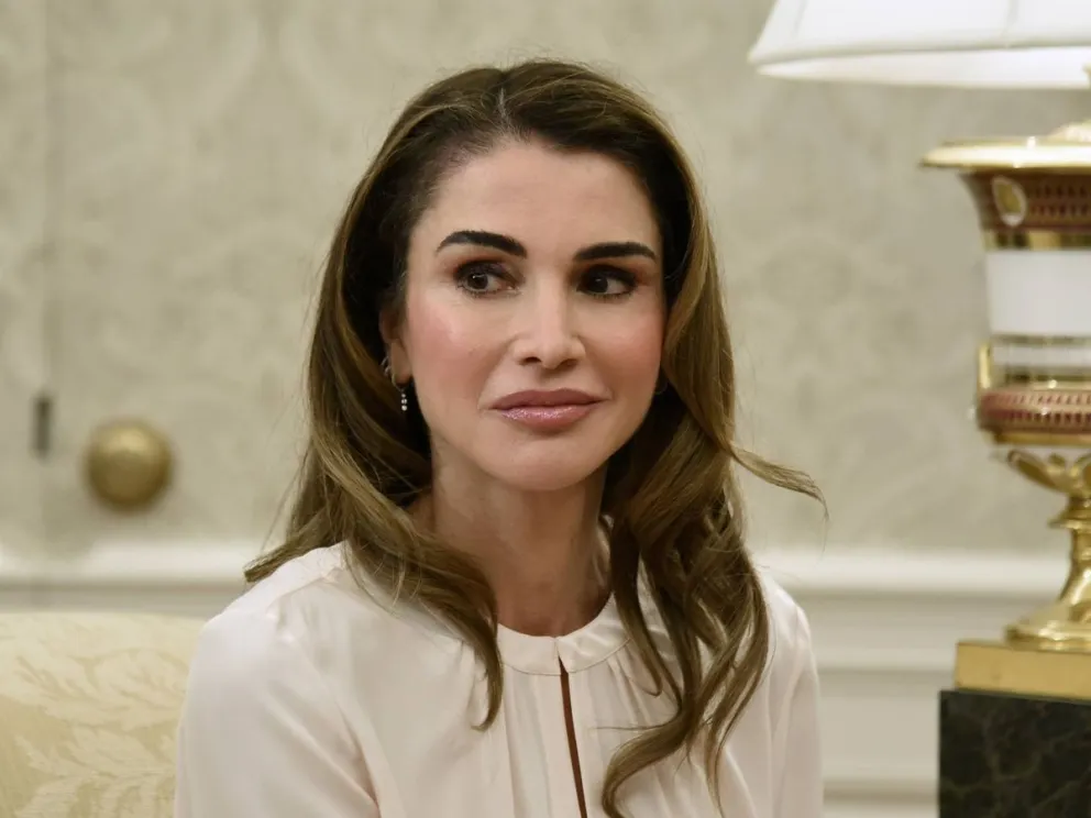La reina Rania de Jordania envía un mensaje oculto a la familia real a través de fotos de Iman, su hija