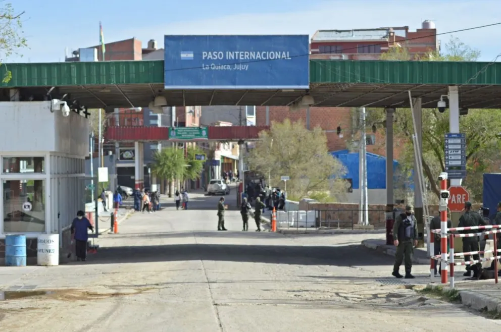 Una familia es detenida por pasar droga desde Bolivia en bicicleta