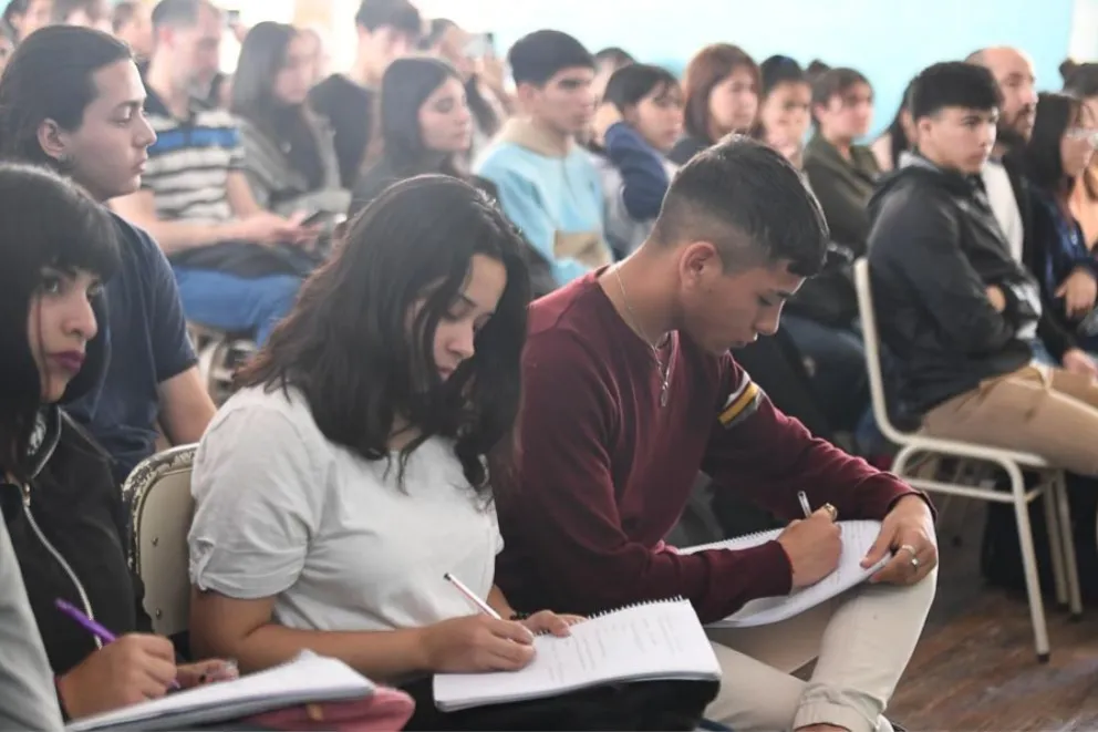 Los estudiantes pueden acceder a tres increíbles ayudas económicas, mirá cuáles son