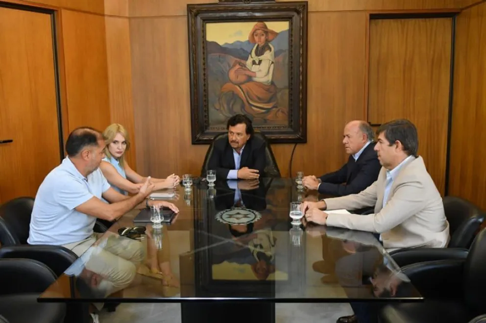 Gustavo Sáenz recibió a dirigentes de la Unión Industrial de Salta que le agradecieron el acompañamiento