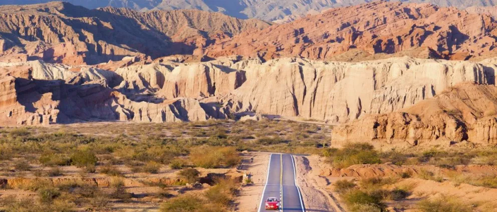 Denuncian el mal funcionamiento de colectivos que viajan a los Valles Calchaquíes