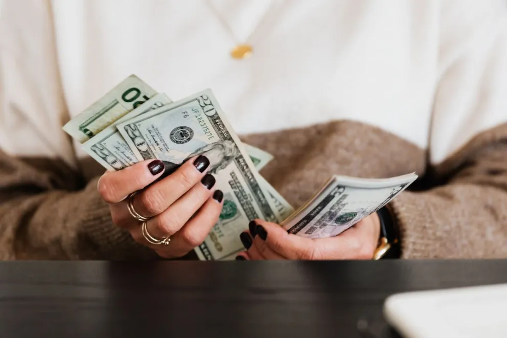 Dólar blue: así será la “impactante” cotización de la moneda para la jornada del lunes