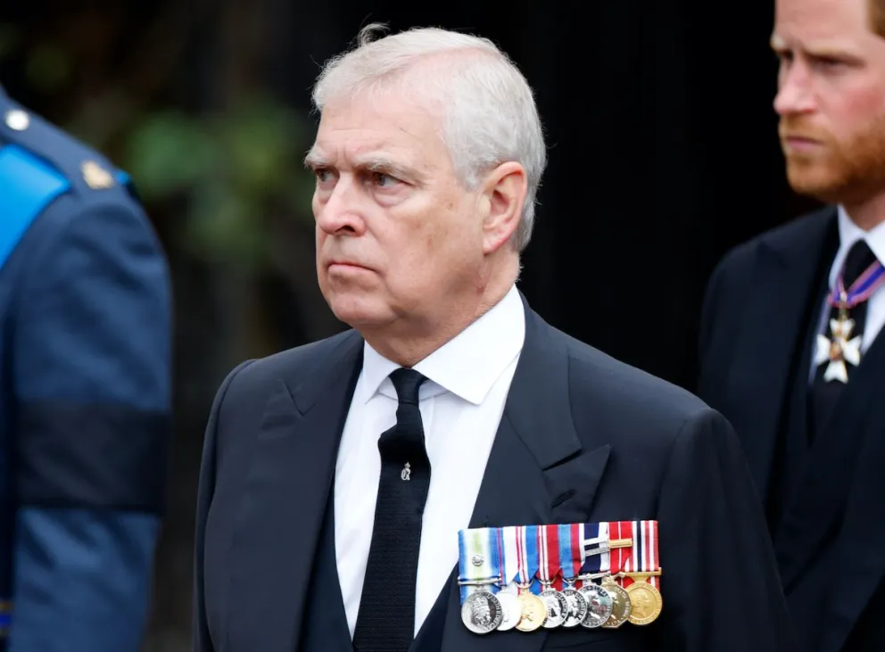 Indignado, el príncipe Andrés prepara un duro y letal golpe contra el rey Carlos III y Camila Parker
