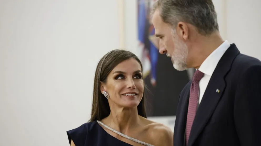 Esta es la razón por la que la reina Letizia y el rey Felipe VI envidian a Carlos III y a Camilla Parker