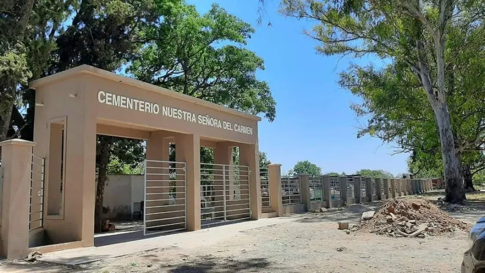 Robo en cementerio: se llevaron más de 100 placas de bronce