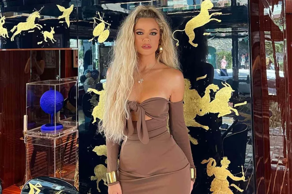 Llegó el momento:  Khloé Kardashian mostró el rostro de su bebé y dejó atónitos a todos
