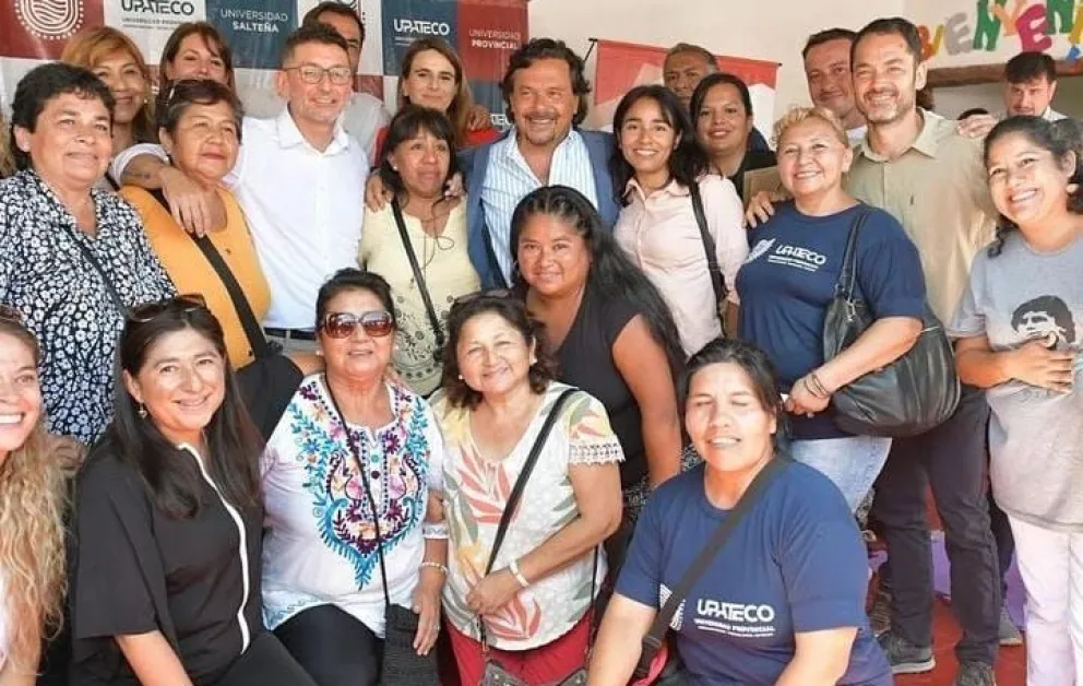 Gustavo Sáenz junto a Carlos Morello dieron inicio a la capacitación de "Constructoras" en la UPATecO