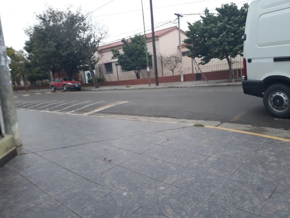 Pelea entre alumnas a la salida del Colegio Nacional 