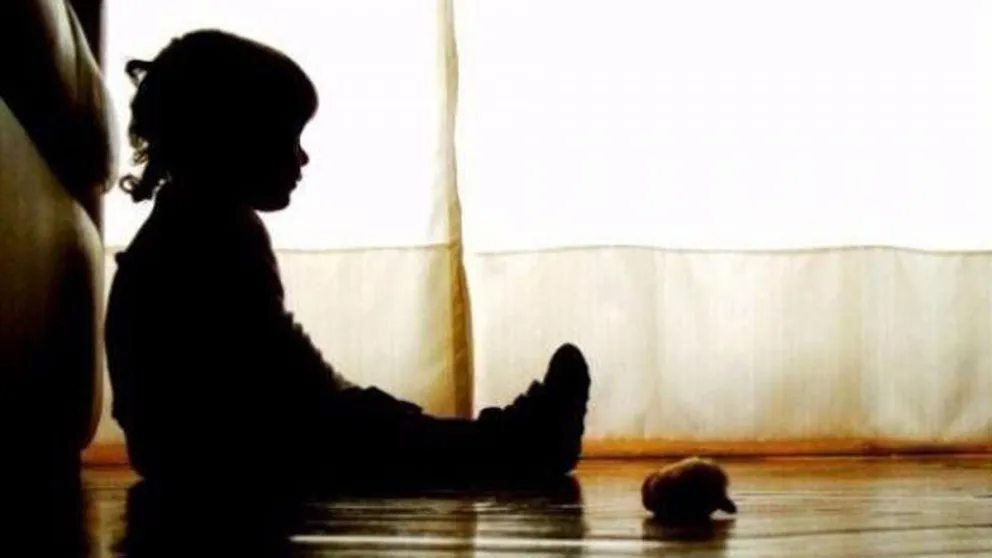 Jueza pide que dos niñas vuelvan a Francia con su padre, quien tendría una denuncia por abuso