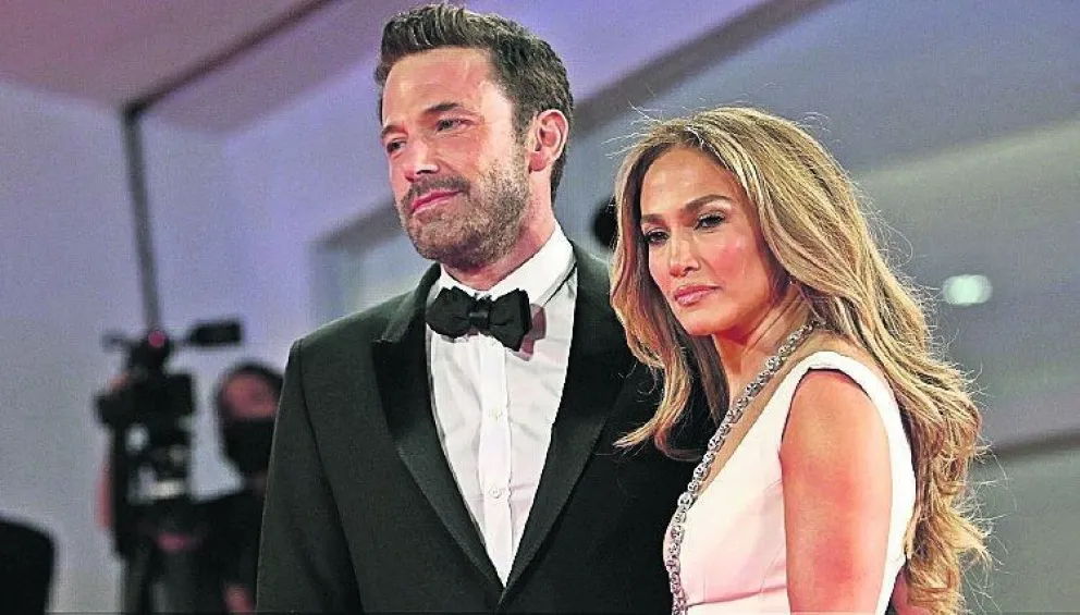 Ben Affleck vuelve a quedar en ridículo por una polémica confusión: Jennifer López se le ríe 