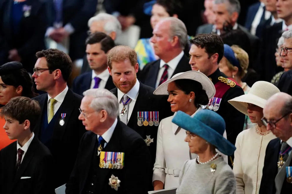 La decisión de Carlos III que aumentó la tensión con el príncipe Harry y Meghan Markle, poco antes de la coronación