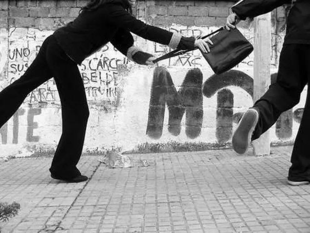 Vecinos aterrorizados: venta de drogas y personas drogadas "tomaron" un barrio