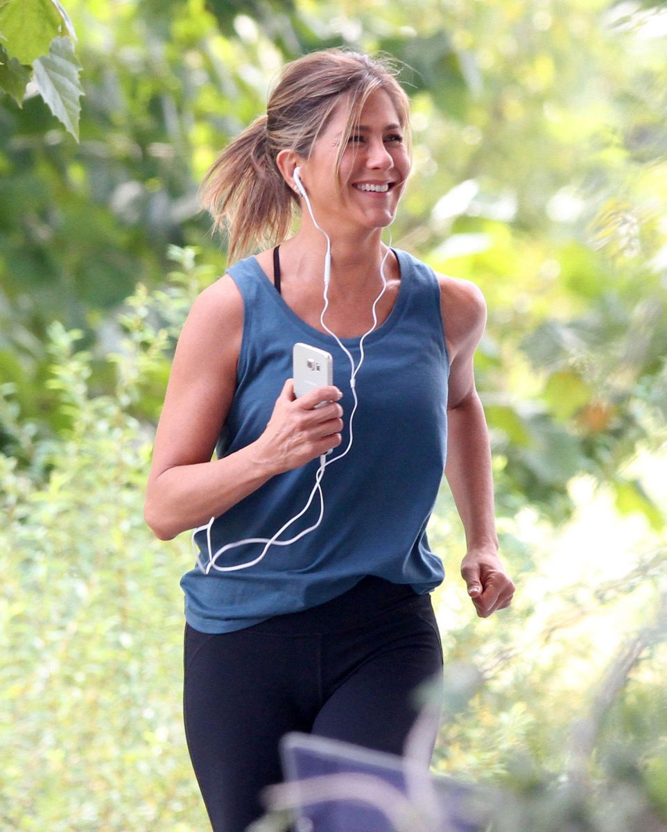 Jennifer Aniston realiza actividad deportiva diaria.