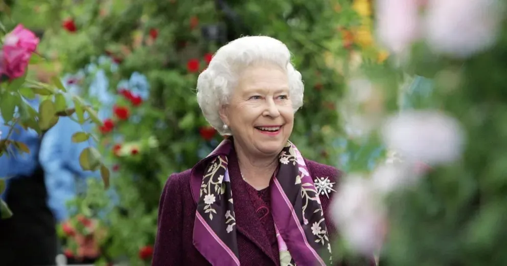 La reina Isabel II sigue opacando a Carlos III: recibió un gran homenaje de una reconocida celebridad
