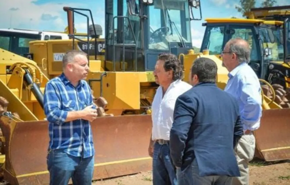 Gustavo Sáenz visitó las obras de la nueva autopista en la Ruta Nacional 9/34