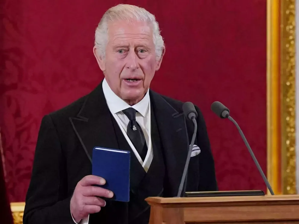 La Reina Isabel II estaría furiosa: lo que no va a hacer el Rey Carlos III en su coronación