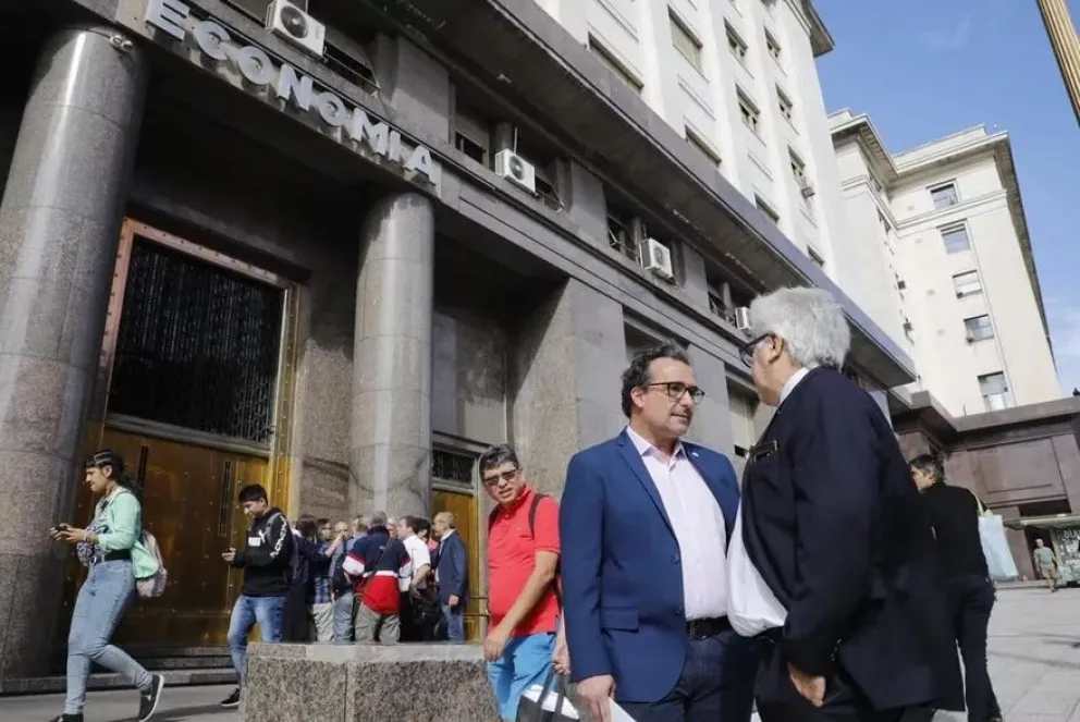 Sergio Massa se reúne con banqueros: el Gobierno lanza un nuevo paquete de medidas económicas